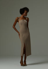 Vestido Chicago Feminino Midi com Fenda Frontal e Alças Finas